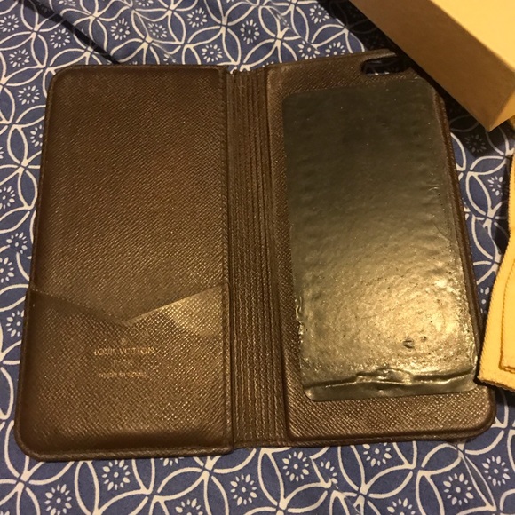 Authentic Louis Vuitton iPhone 6 Plus Folio - Picture 2 of 2
